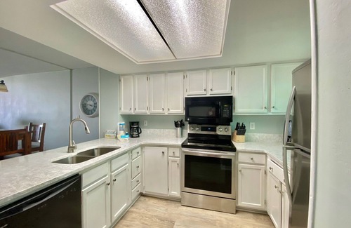 Orange Beach Condo | Sunswept 202 2/2 Orange Beach* Nicely Decorated*Directly on the Beach*