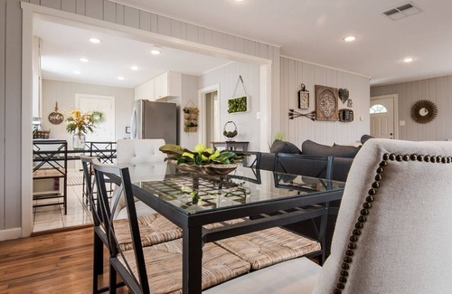 College Station House | The Aggie "Whoop" House! Just Blocks from Texas A&M!