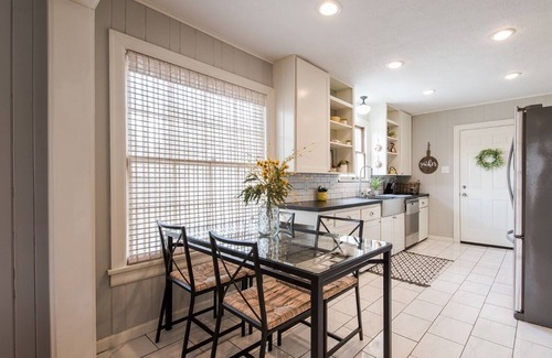 College Station House | The Aggie "Whoop" House! Just Blocks from Texas A&M!