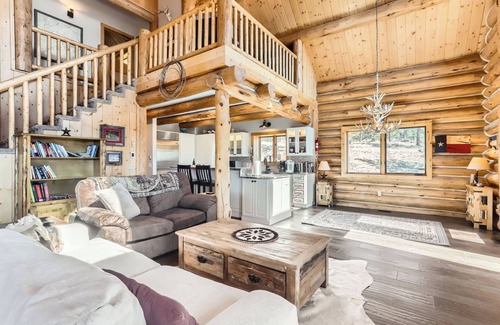 Lyons Cabin | The Broadmeadow Cabin – Near Wild Basin RMNP