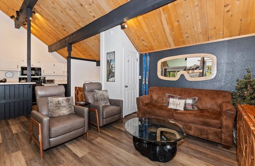 Summit Estates Cabin | The Goggle Tan Condo by Destination Big Bear : Steps from Snow Summit Resort! 80s Arcade Game! Ski-In/Ski-Out! Wifi & Cable!