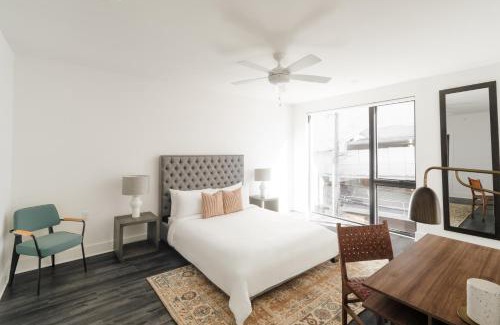 Music Row Apartment | The Grove 2 by AvantStay Private Balcony