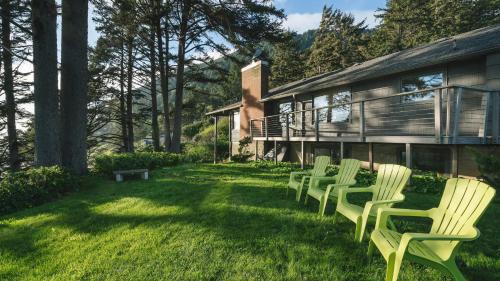 Neahkahnie Beach House | The Purcell House by AvantStay Surrounded in Lush Greenery w Large Yard Ocean Views