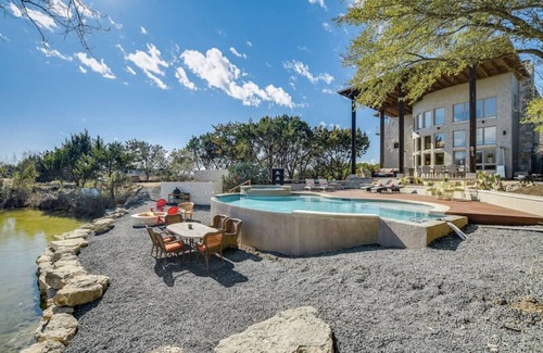 Barton Creek Highlands House | The Retreat at Crystal Creek - 8 miles to Downtown