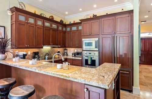 Old Town House | *THE SMILING IBIS @ OLD TOWN* Home & Pool Near Duval + LAST KEY SERVICES.