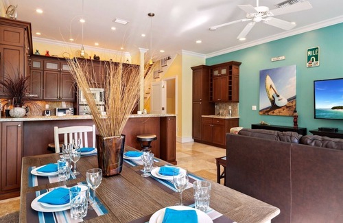 Old Town House | *THE SMILING IBIS @ OLD TOWN* Home & Pool Near Duval + LAST KEY SERVICES.