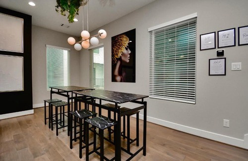 Northside House | The Suite Spot II — Mins to DOWNTOWN HOUSTON