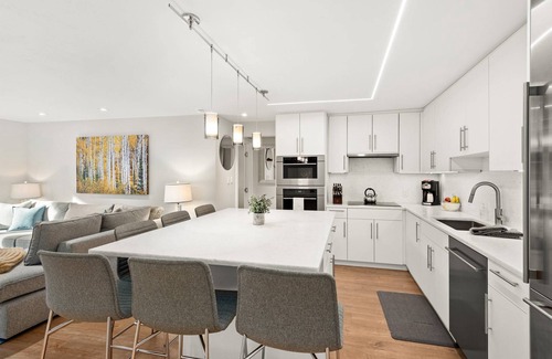 Aspen Condo | Three Blocks To Downtown! Parking, Wood FP, W/D, With Portable Air Conditioning