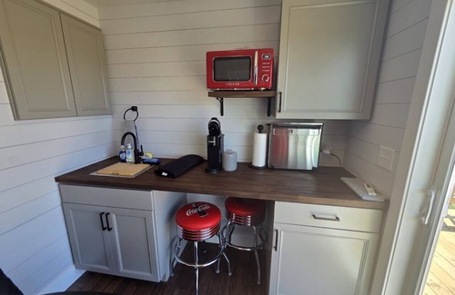 Pikeville House | Tiny Home with Rooftop Deck