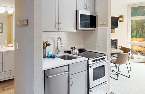 River Run Condo | Top-floor condo with spectacular views - waterfront on Snake River