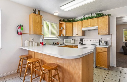 Harbor Village Condo | Tri-level condo w/shared pool, hot tub, sports courts, & views of Bear Lake