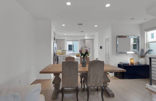 Toluca Lake House | Tri-Level Modern Home + Private Rooftop Deck