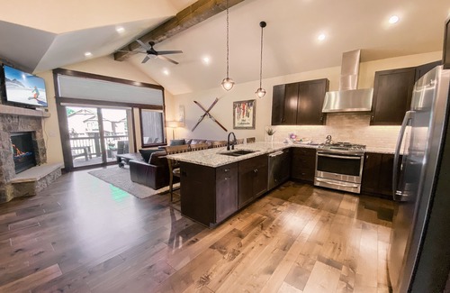 River Run House | Unit Close to Slopes, Gourmet Kitchen, Hot Tub