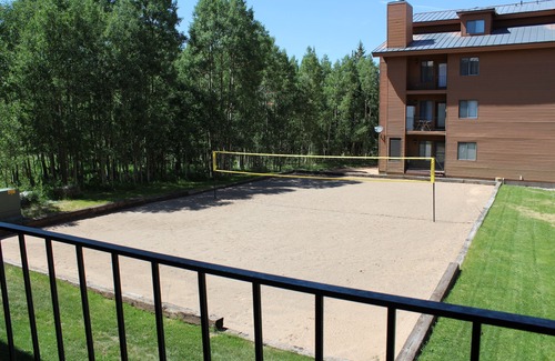 Brian Head Condo | Upgraded Brian Head Timberbrook Condo close to ski slopes sleeps 4