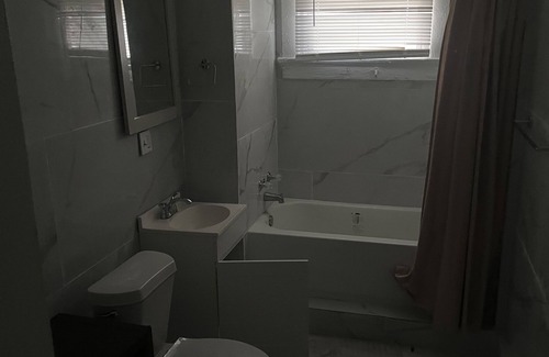 Broadmoor House | Uptown Best Kept Secret
