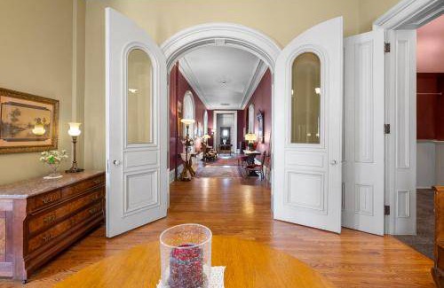Downtown Toledo Bed & Breakfast | 51 m² Bed and breakfast ∙ 2 guests