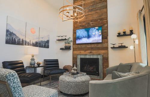 Timberline House | Valley View Resort Cabin #4, 2-Bed, Modern-Luxury with Hot Tub in Canaan Valley, WV