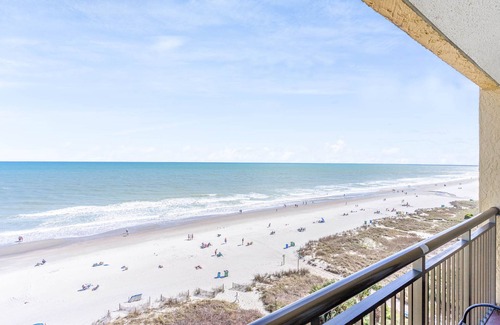Myrtle Beach Condo | WATCH THE TIDE ROLL IN FROM THIS STUDIO CONDO IN MYRTLE BEACH