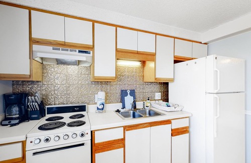 Gulf Lagoon Beach Apartment | Water-view studio with pool, central AC, tennis & sauna