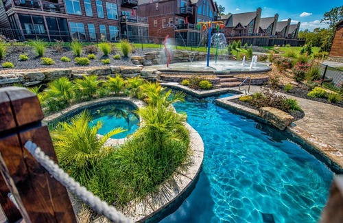 Indian Point House | WaterMill Cove Resort Lakefront Lodge 8Bed 8BA FREE Amenities 2 miles to SDC
