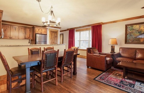 Gatlinburg Cabin | Waterpark included! Last minute opening at Westgate Smokey Mtn means SAVINGS!