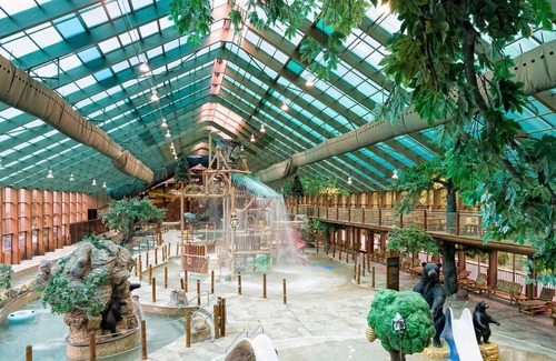 Gatlinburg Cabin | Waterpark included! Last minute opening at Westgate Smokey Mtn means SAVINGS!