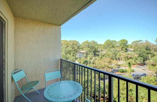 Hilton Head Apartment | Xanadu 19-A, 2 Bedroom, Sleeps 6, Walk to Beach, Large Pool, Free Tennis