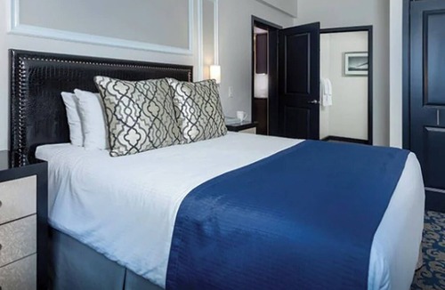 Theater District Hotel | 01/11/26 - 01/15/26, 4 nites @ 1BR Deluxe unit - Walk to JP Morgan Conference