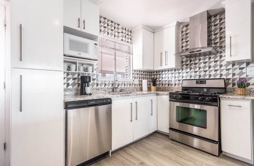 El Paso House | ★ 1-10-Sunland, WEST, Great for families & long stays, Pet friendly ★