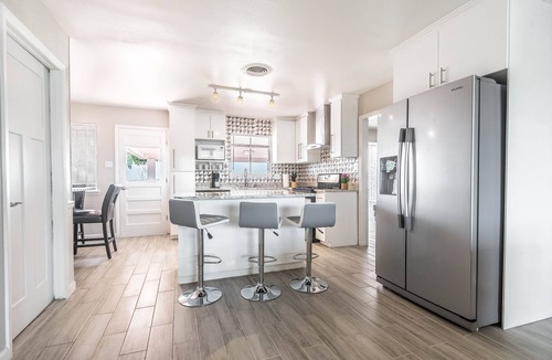 El Paso House | ★ 1-10-Sunland, WEST, Great for families & long stays, Pet friendly ★