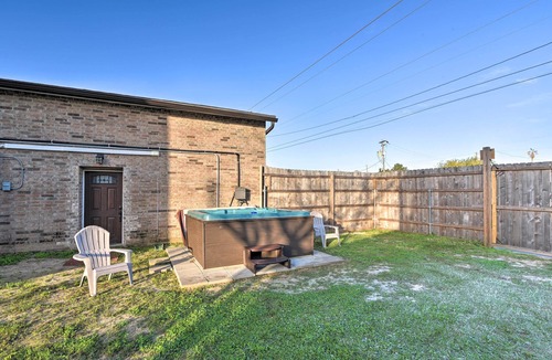 Galveston Apartment | 1/2 Mi to Beach: Convenient Retreat in Galveston!