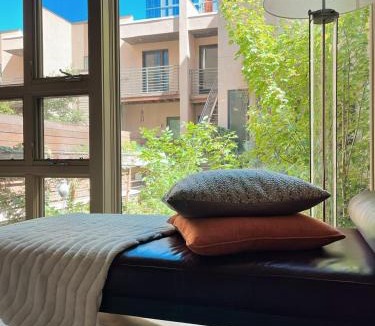 Civic Center Apartment | 1 bed apartment with parking - Denver Museum District Walk to Convention Center, Capital, museums and shops