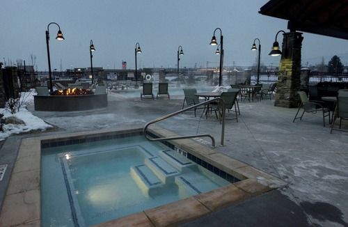 Midvale Condo | 1 Bedroom Suite | Access to a Heated Pool & Hot Tub + Free Breakfast Buffet