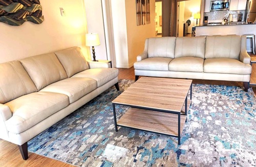 Downtown Seattle Apartment | 1 Block to Pike Pl Market ~ View Balcony ~ Best Location in Seattle - HUGE unit!