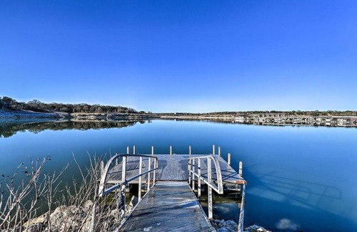 Temple House | 1 Mi to Belton Lake Peaceful Temple Escape!