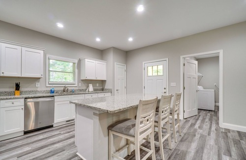 Crossville House | 1 Mi to Dtwn Crossville: Spacious Home w/Patio!