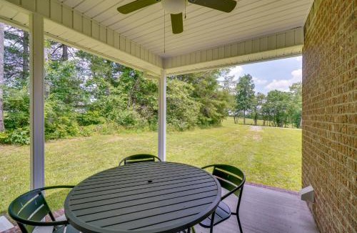 Crossville House | 1 Mi to Dtwn Crossville Spacious Home with Patio!