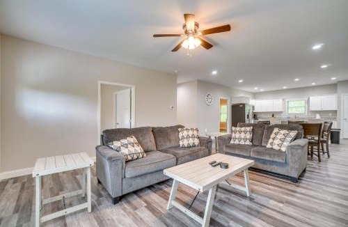 Crossville House | 1 Mi to Dtwn Crossville Spacious Home with Patio!