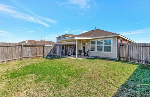 League City House | 1 - Story Home in League City Close to Kemah and Galveston