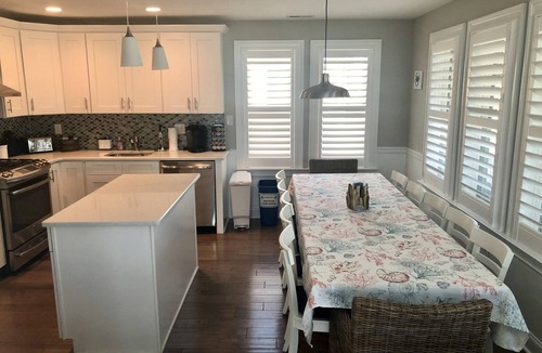 North End House | 10 BR/6 BA, Elevator, Wesley Ave, close to everything heart of OCNJ, sleeps 28