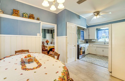 Flint House | 10 Mi to Lake Palestine: South Tyler Location!
