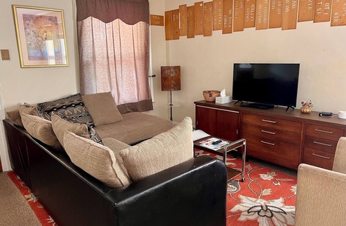 Downtown Niagara Falls House | 10 min. Walk to the Falls