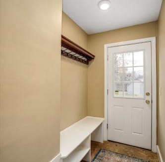 Ann Arbor House | 10 Mins To The Big House and Sleeps Up To 10 Guests