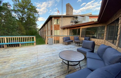 Stevens Point Hotel | 100 m² Hotel ∙ 4 guests
