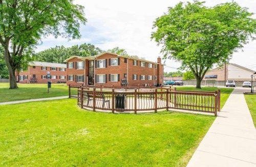 Shelby Township Apartment | 1000 m² Apartment ∙ 1 bedroom ∙ 3 guests