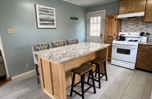 Laurens House | 1008 on Ten - minutes to All Star Village, quiet setting