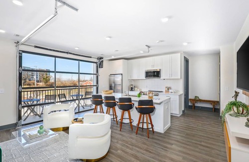Rolling Mill Hill Condo | 1010 ft² Condo