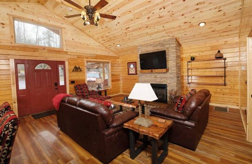 White Oak Lodge Cabin | 102 m² Cabin ∙ 2 bedrooms ∙ 6 guests