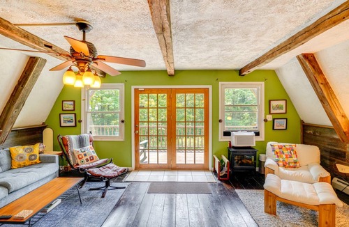 Becket House | 102 m² House ∙ 2 bedrooms ∙ 5 guests