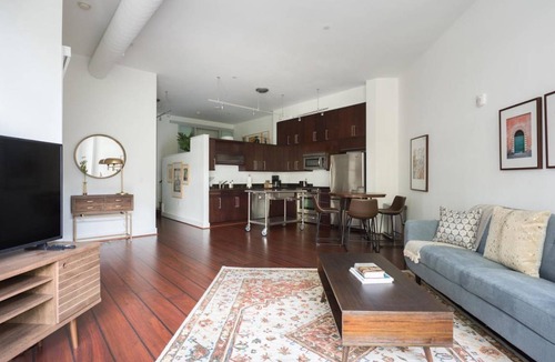 McLean Apartment | 104 m² Apartment ∙ 1 bedroom ∙ 2 guests